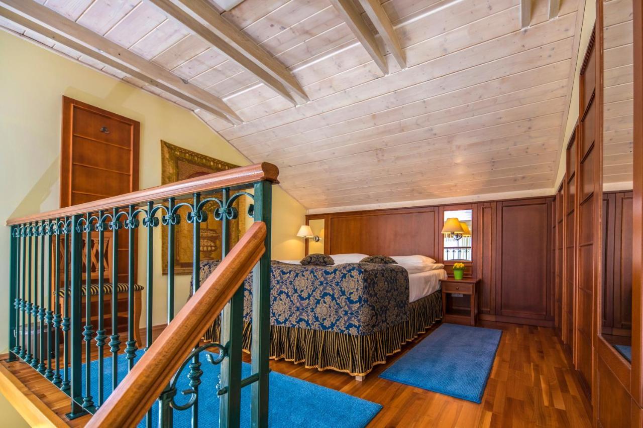 Hotel Forest Hills Зирц Экстерьер фото