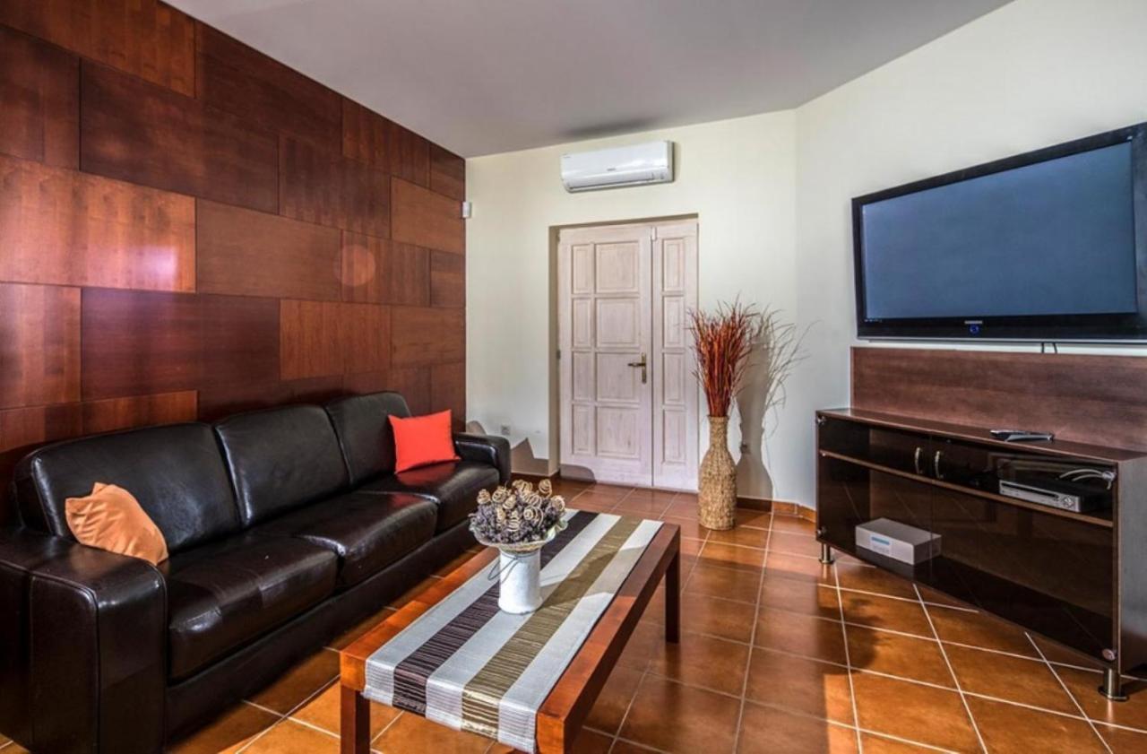 Hotel Forest Hills Зирц Экстерьер фото