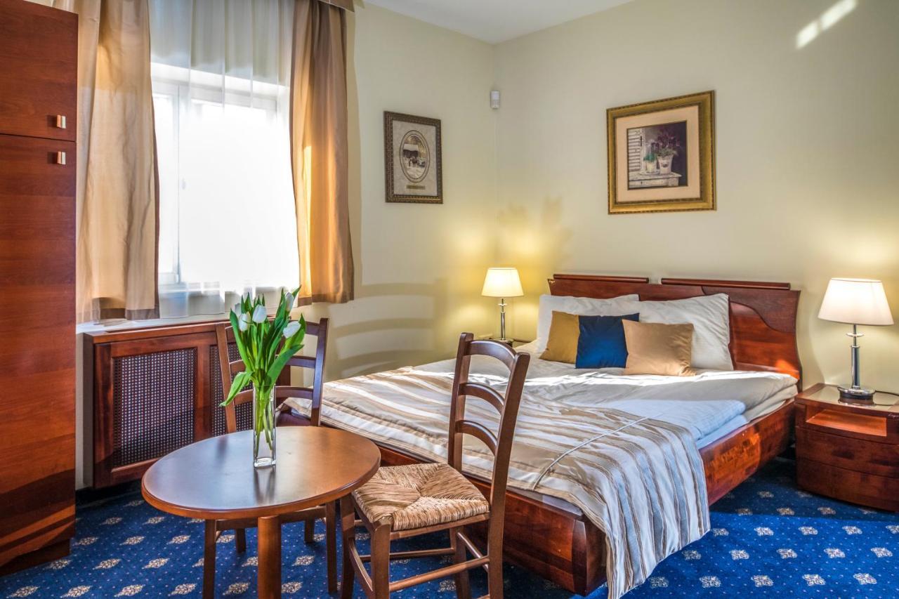 Hotel Forest Hills Зирц Экстерьер фото